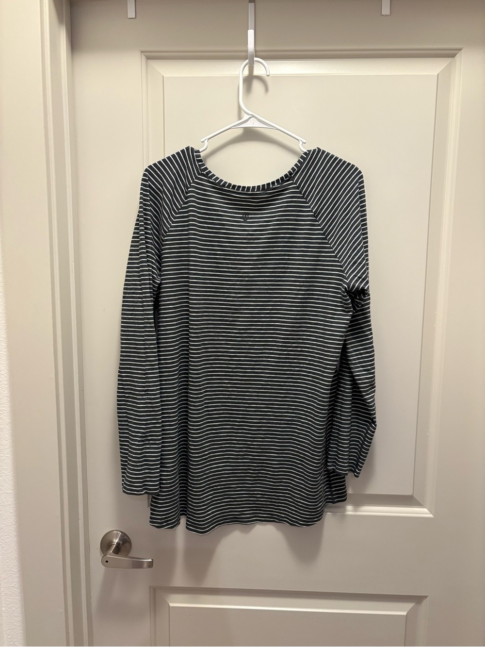 Striped Long-Sleeve Boatneck Top - Black & White Lululemon size 12 - Picture 3 of 4
